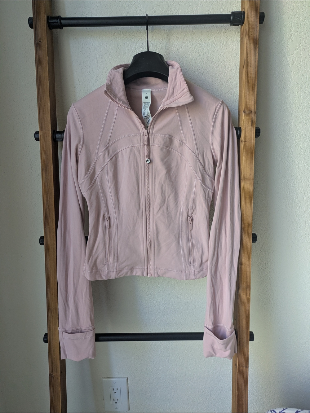 lululemon athletica Women's Define Cropped Jacket Nulu - Size 4